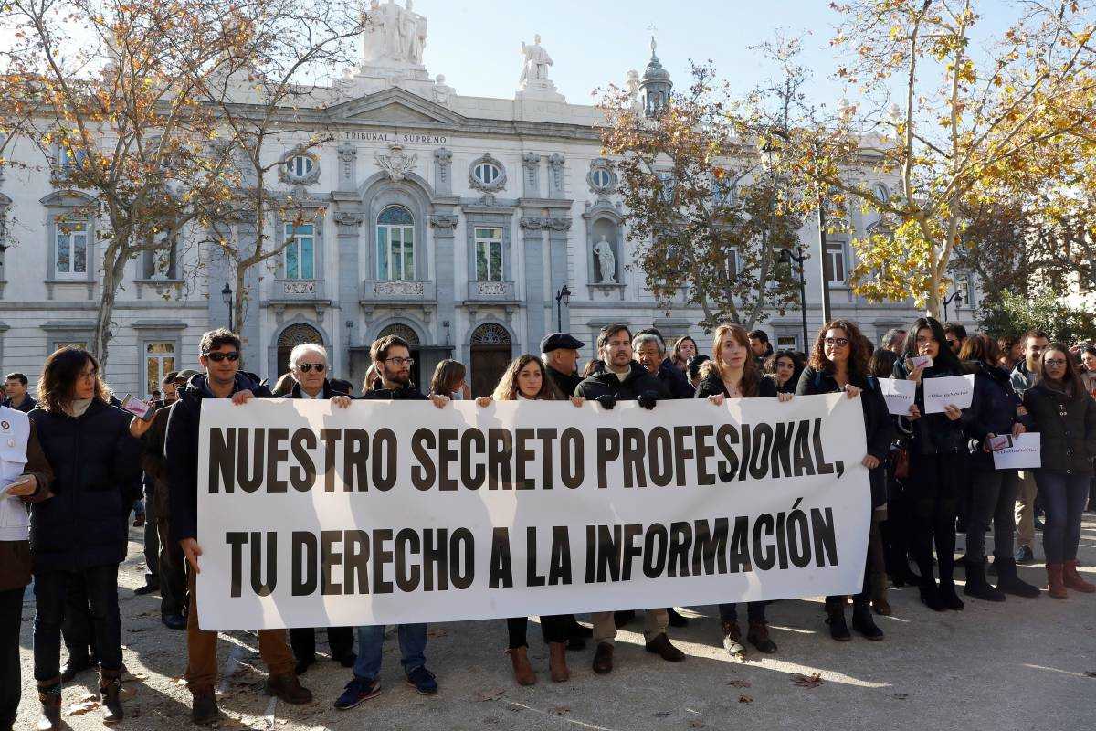 Concentración frente al Tribunal Supremo contra la actuación del juez de Mallorca. Foto: EFE/Juan Carlos Hidalgo