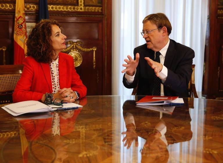 Montero y Puig durante la reunión en Madrid. Foto: EFE/Paco Campos
