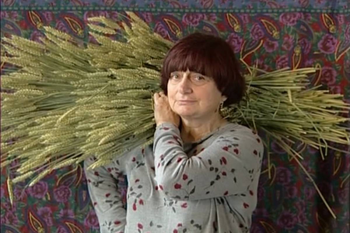 Agnès Varda en Los espigadores y la espigadora (2000)