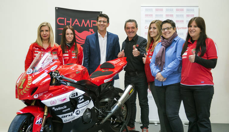  Jorge Rodríguez, Isabel García y 'Champi' Herreros, en la presentación del club. Foto: Diputación de Valencia