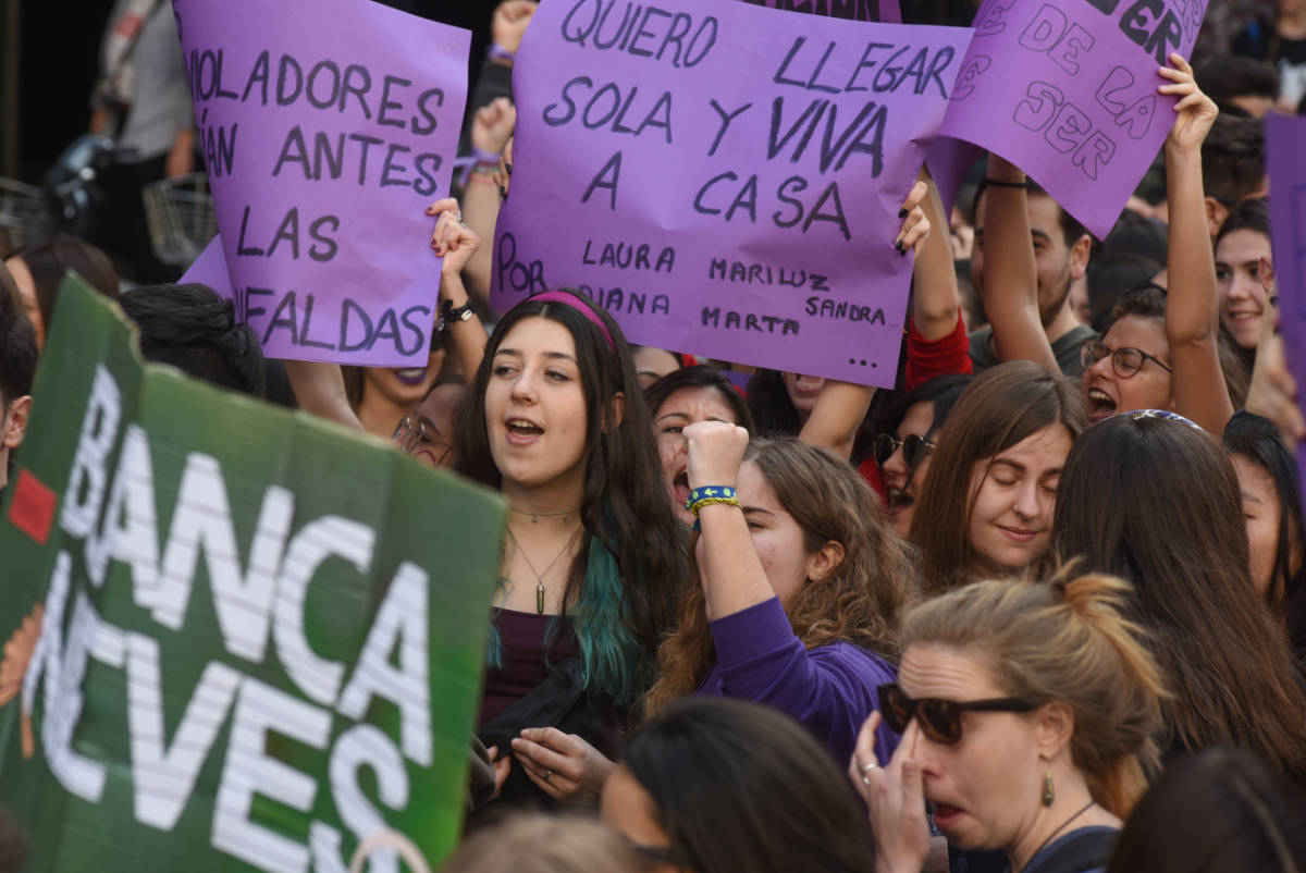 Manifestación del 8M en València. Foto: EDUARDO MANZANA