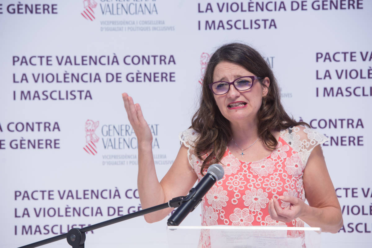 Mónica Oltra, en un acto en Alicante. Foto: RAFA MOLINA