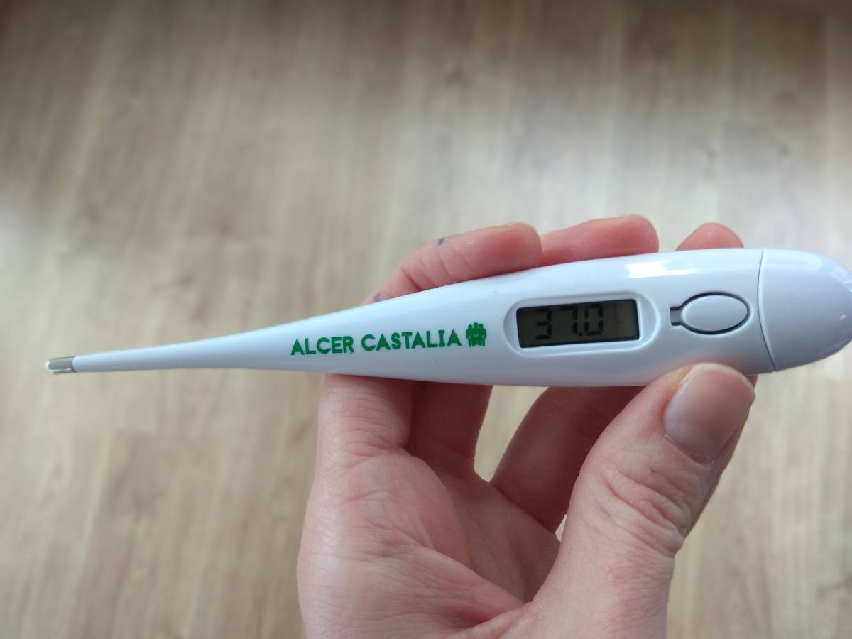 ALCER Castalia reparte termómetros a los pacientes renales en diálisis de toda la provincia.
