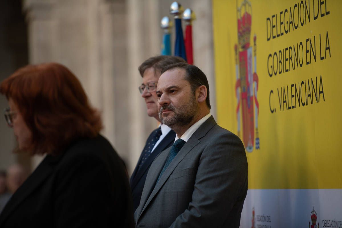 Puig, Ábalos y la delegada del Gobierno, Gloria Calero. Foto: KIKE TABERNER