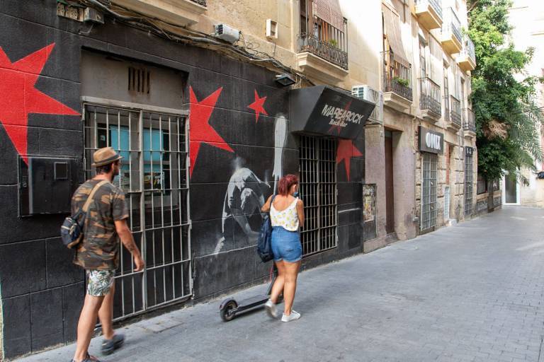 Uno de los pubs del Barrio de Alicante, cerrado por las nuevas restricciones