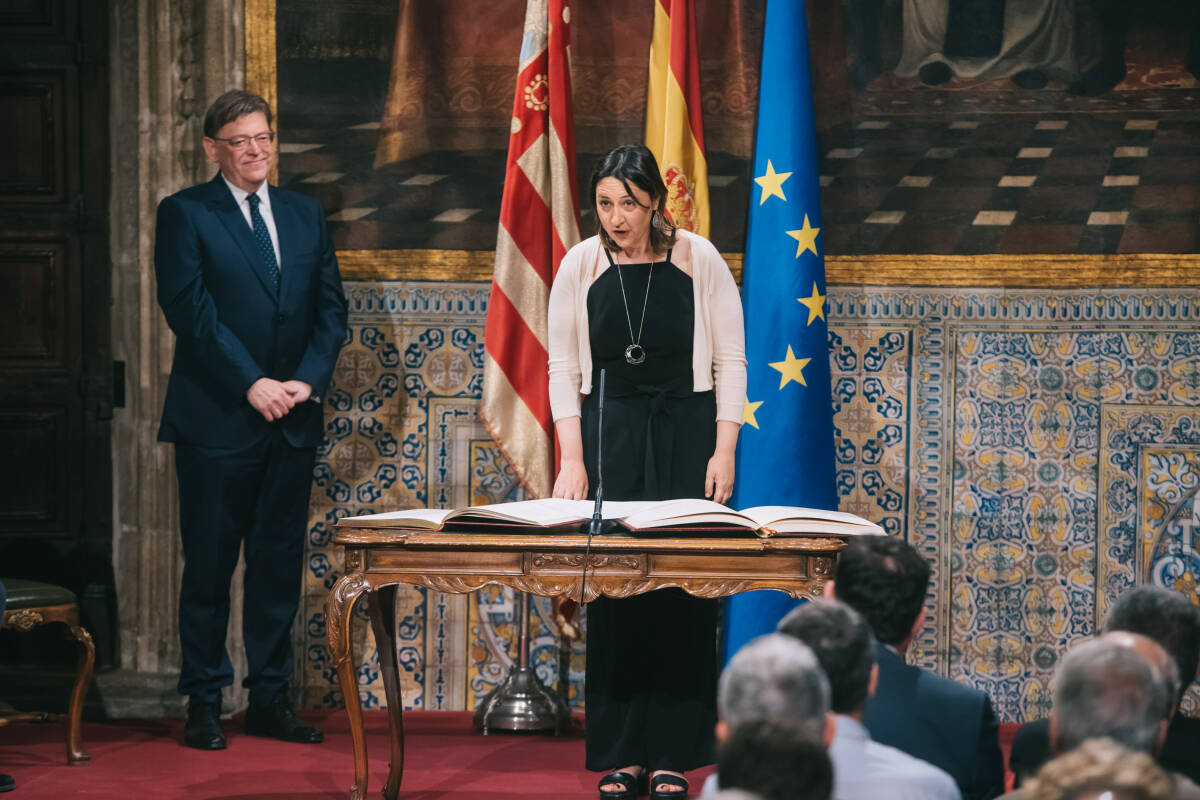 Rosa Pérez toma posesión como consellera de Participación y Transparencia. Foto: KIKE TABERNER