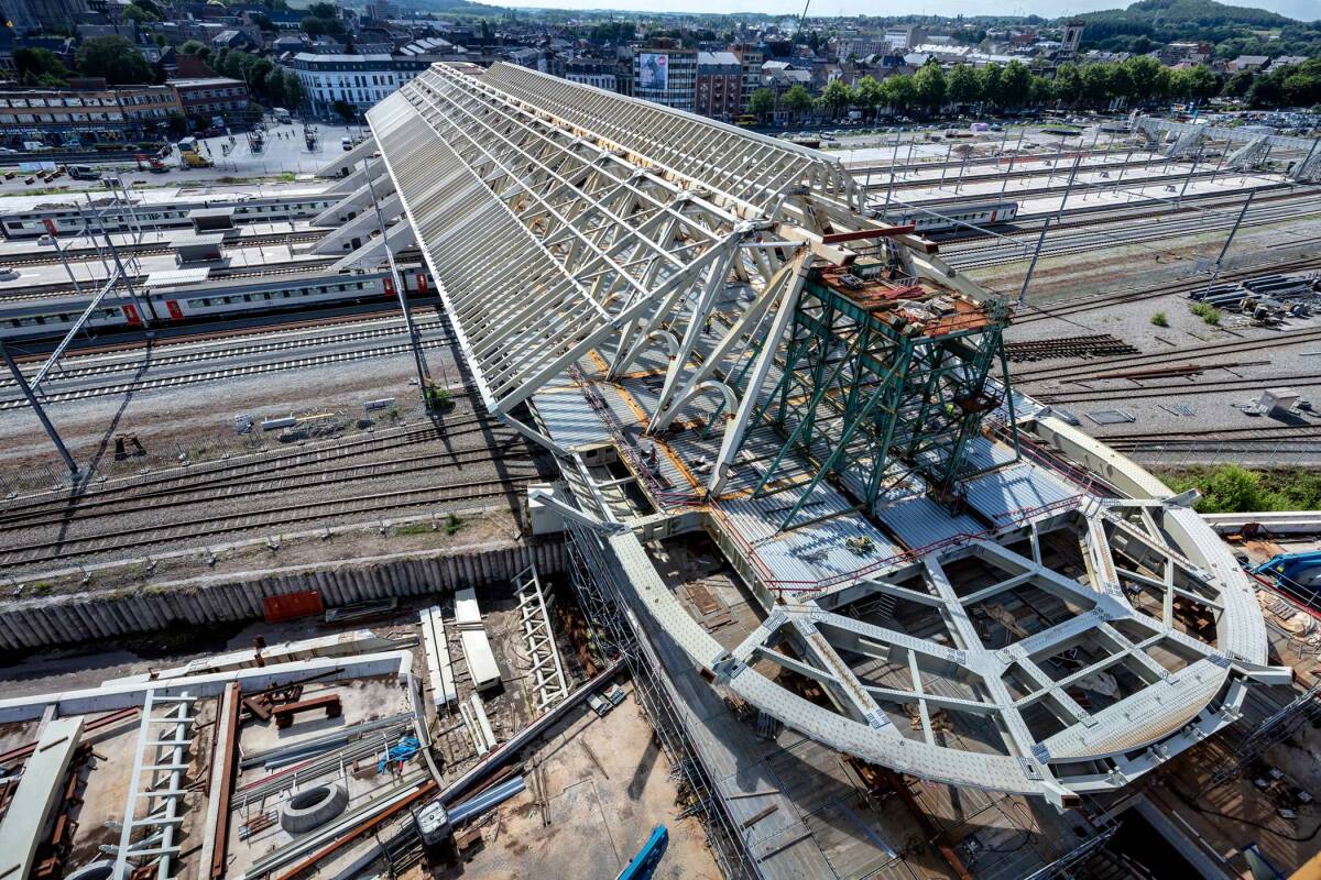 Imatges actuals de la construcció del pont-estació de Mons a Bèlgica. Foto: Metalyapi