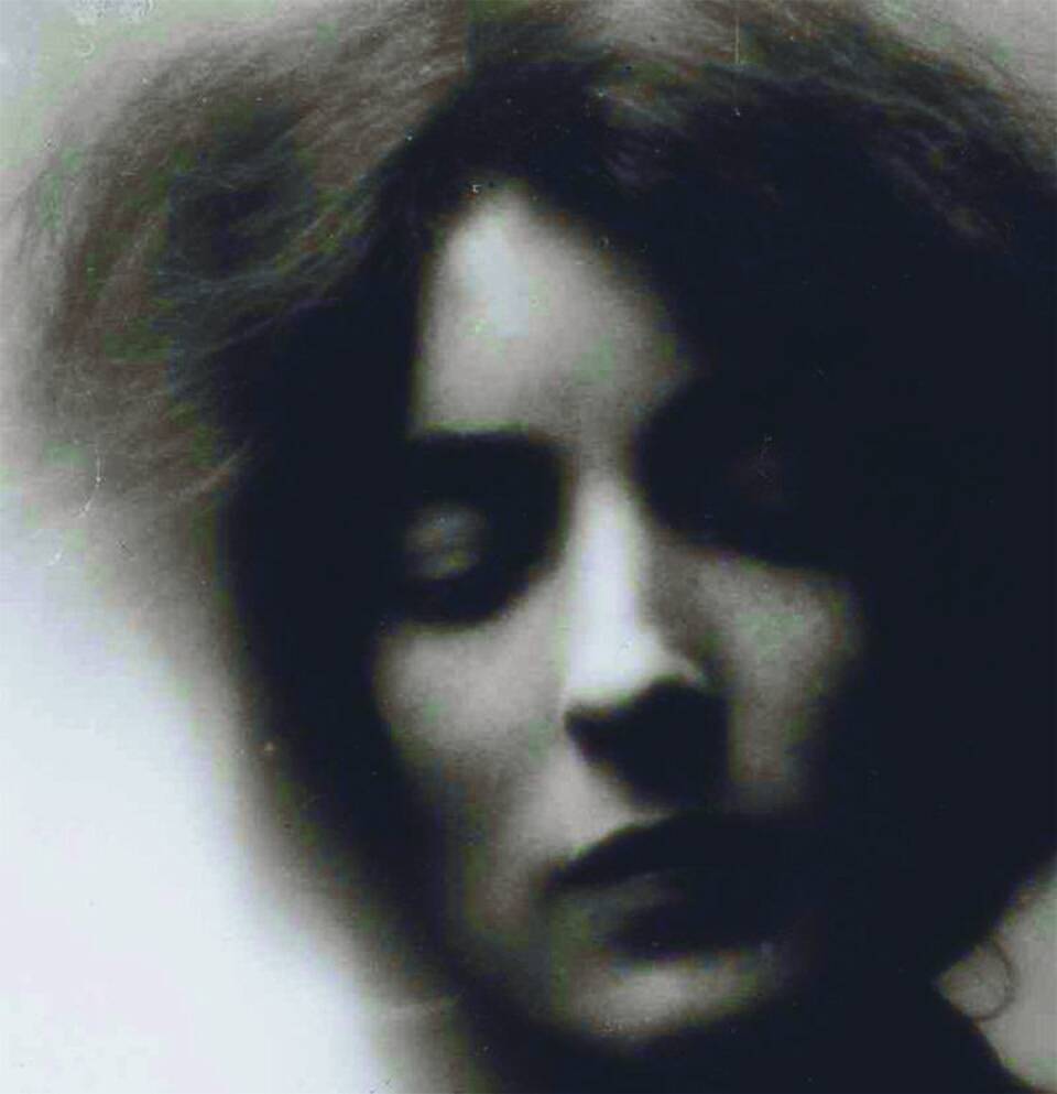 Mina Loy cap a 1906, fotografiada per Stephen Haweis