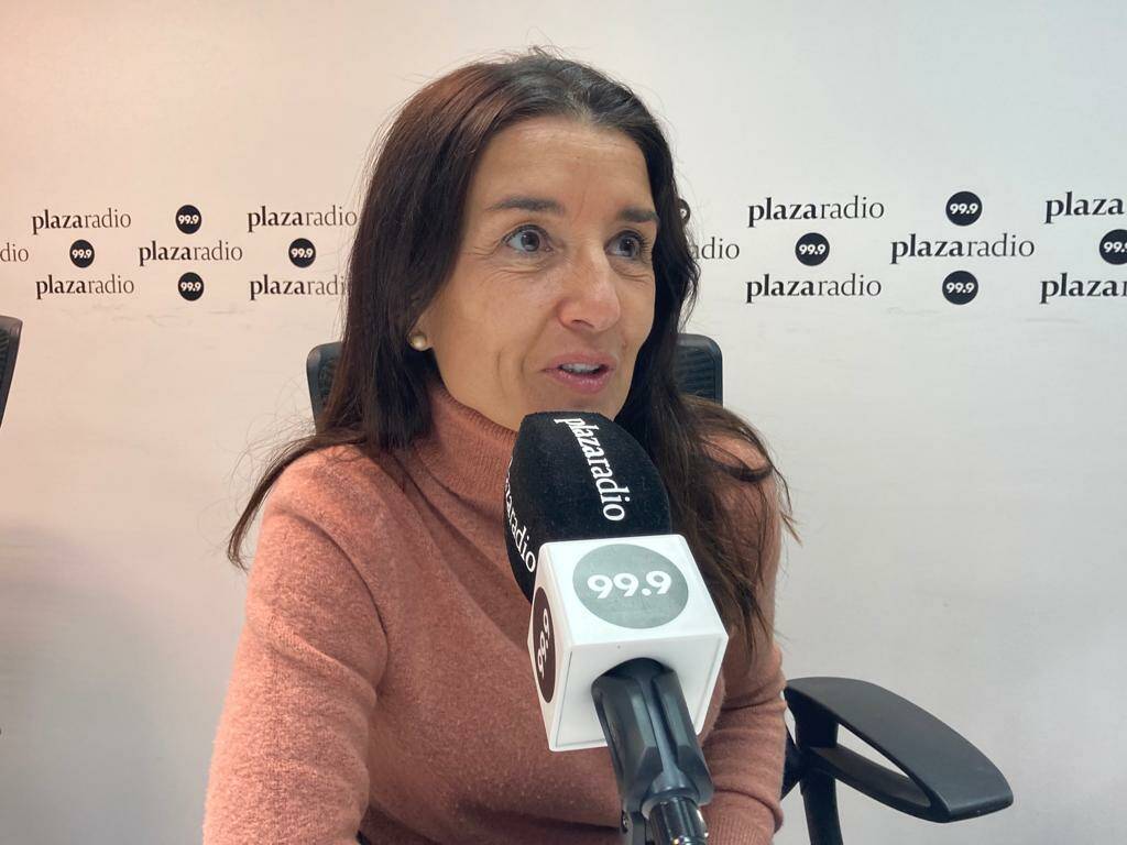 Ruth Merino durante la entrevista en 99.9 Plaza Radio