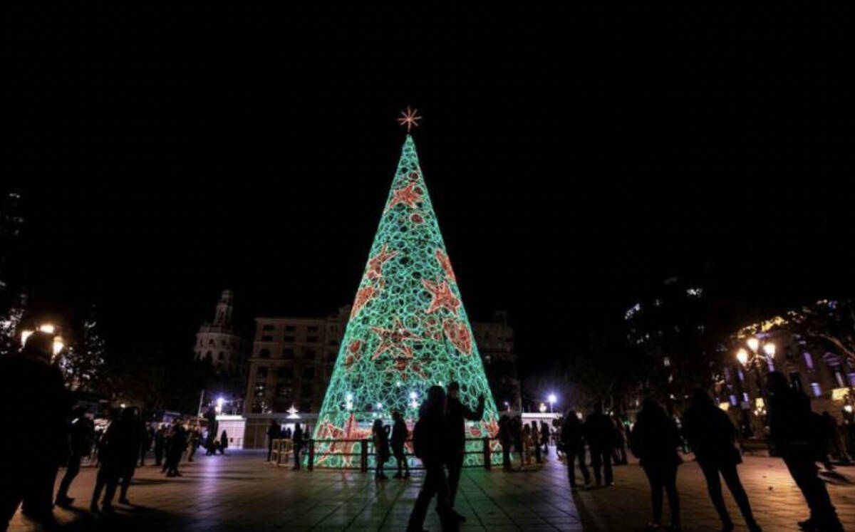  Plaza del Ayuntamiento de València. Foto: EFE/BIEL ALIÑO