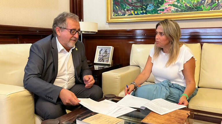 Martí y la presidenta del PPCS, Marta Barrachina, todavía no se han sentado a negociar.