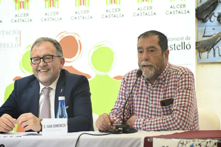 Juan Doménech (derecha) junto al presidente de la Diputación (izq.) (Foto: Carlos Pascual)