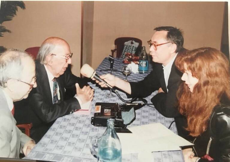 Fina Cardona i Manolo Gil entrevistan per a Ràdio Nou a José Luis L. Aranguren