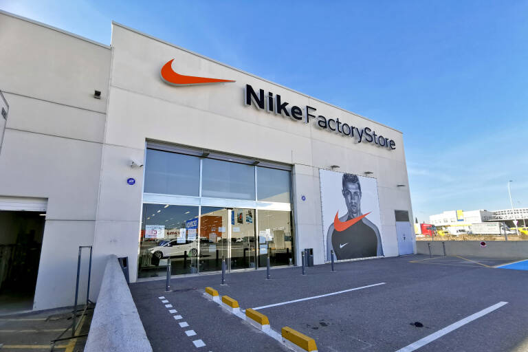 Sierra va a decidir Descuido Nike echa el cierre a su tienda outlet de la Ciudad del Transporte en  Castelló - Castellonplaza