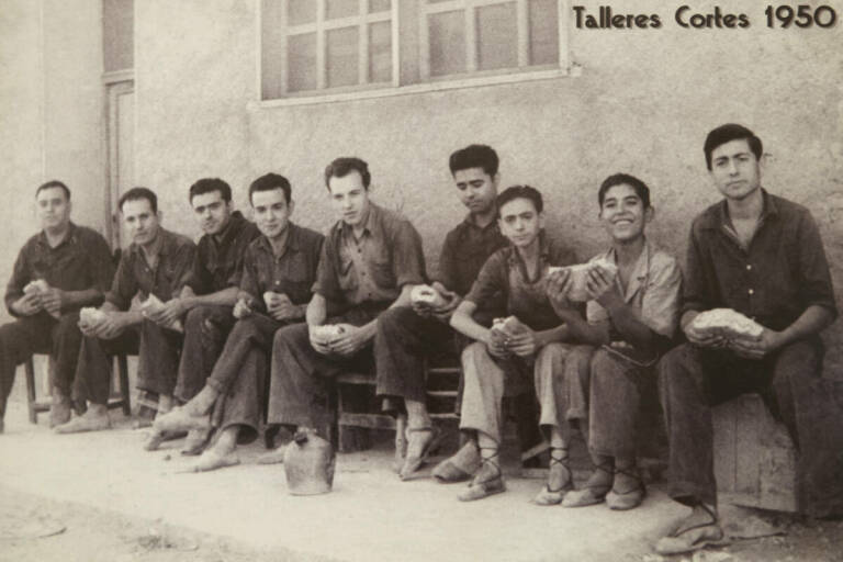 El grupo de trabajadores, pioneros de Talleres Cortés. (Foto: cedida)