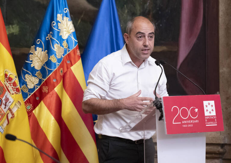 El portavoz del PSPV, Santi Pérez, durante su explicación de voto sobre la declaración institucional de los incendios.