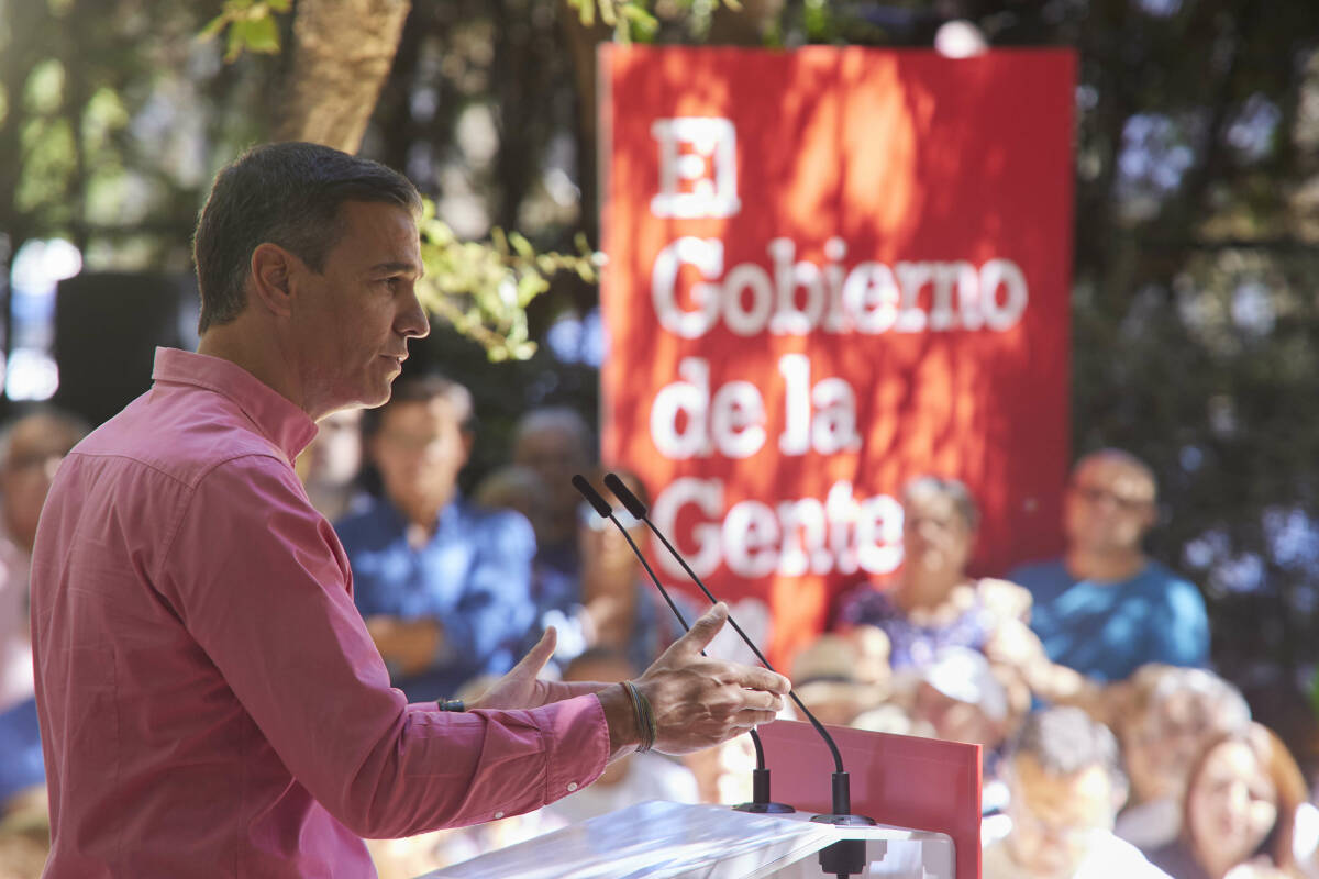 Pedro Sánchez, en un mitin en Sevilla este sábado. Foto: JOAQUÍN CORCHERO/EP