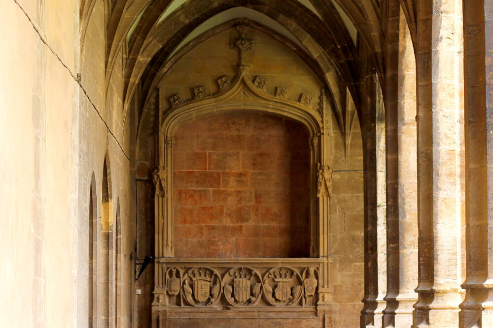 Sepulcro de María de Castilla