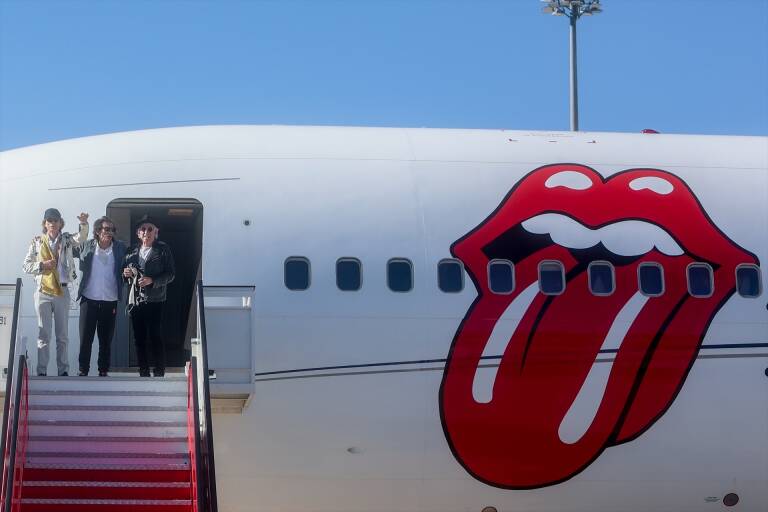Los Rolling Stones llegan al aeropuerto Adolfo Suárez, a 26 de mayo de 2022. Foto: RICARDO RUBIO/EP