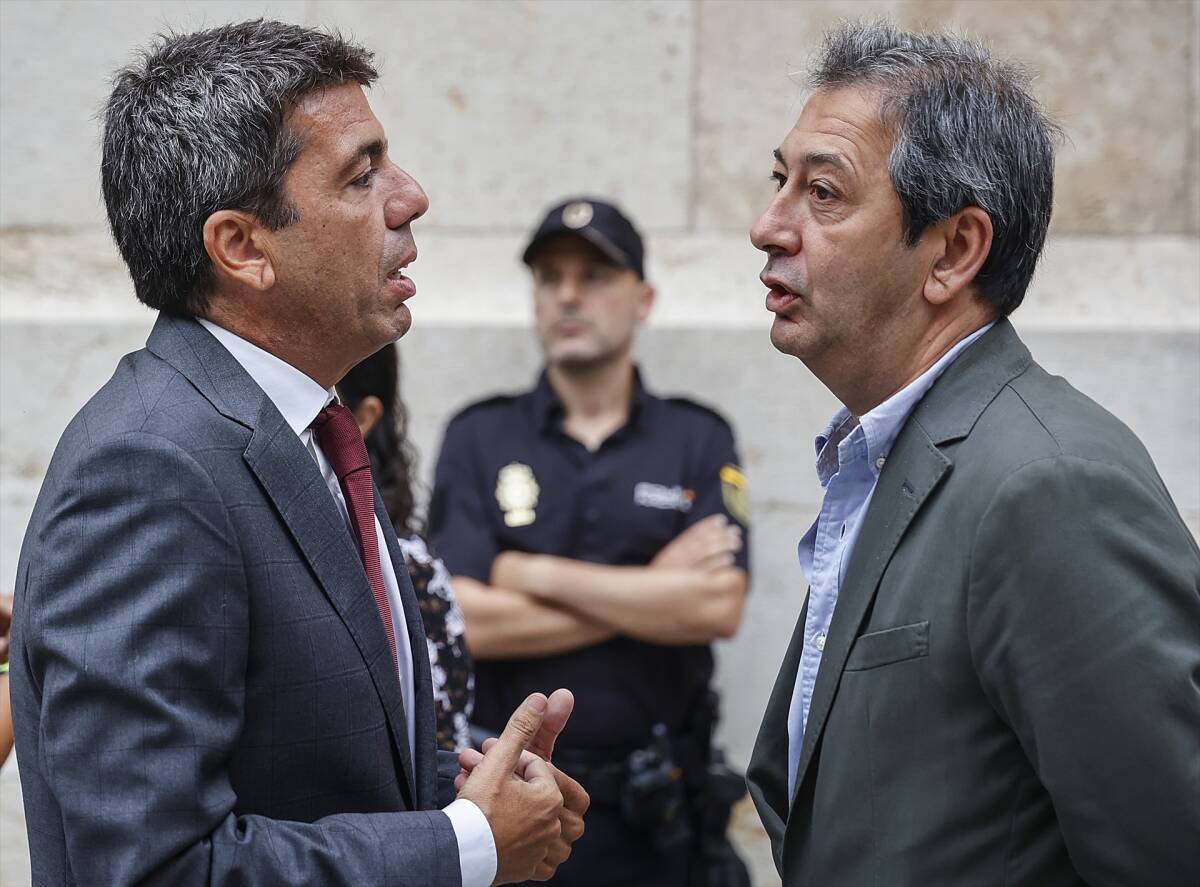 El presidente de la Generalitat, Carlos Mazón (PP), y el vicepresidente, Vicente Barrera (Vox). Foto: EP/Rober Solsona