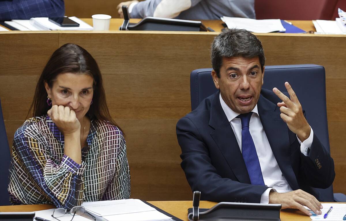 La consellera de Hacienda y el presidente de la Generalitat. Foto: EP/JORGE GIL