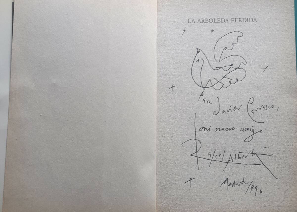 Dedicatoria de Rafael Alberti, con paloma incluida, al autor en el libro 'La arboleda perdida'.