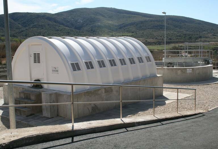 La estación de saneamiento de Canet Lo Roig funciona con el sistema de biodiscos.