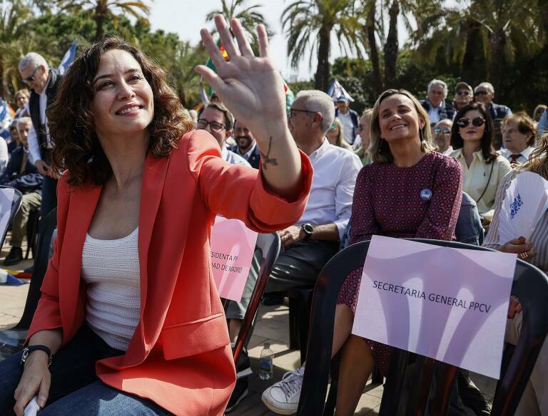  Isabel Díaz Ayuso, durante el mitin de este domingo en València. Foto: ROBER SOLSONA/EP