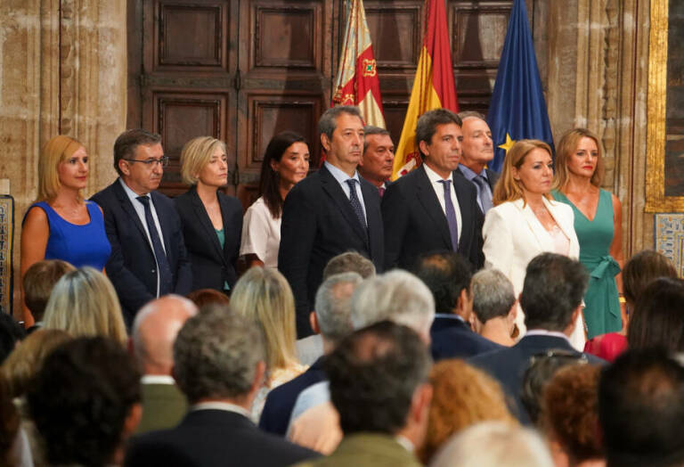 El nuevo Consell de la Generalitat. Foto: EDUARDO MANZANA