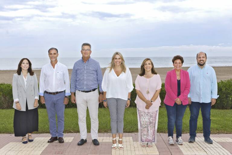 La candidatura del PP al Senado junto con la presidenta provincial, Marta Barrachina.