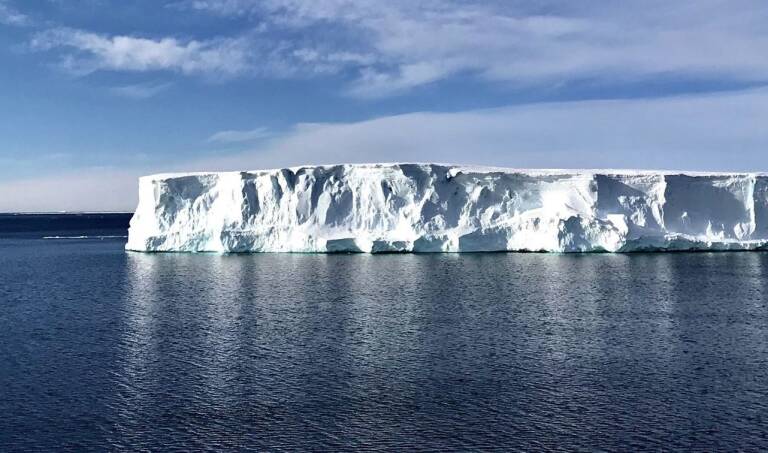 Frente de hielo costero en la Antártida. Foto: CALTECH